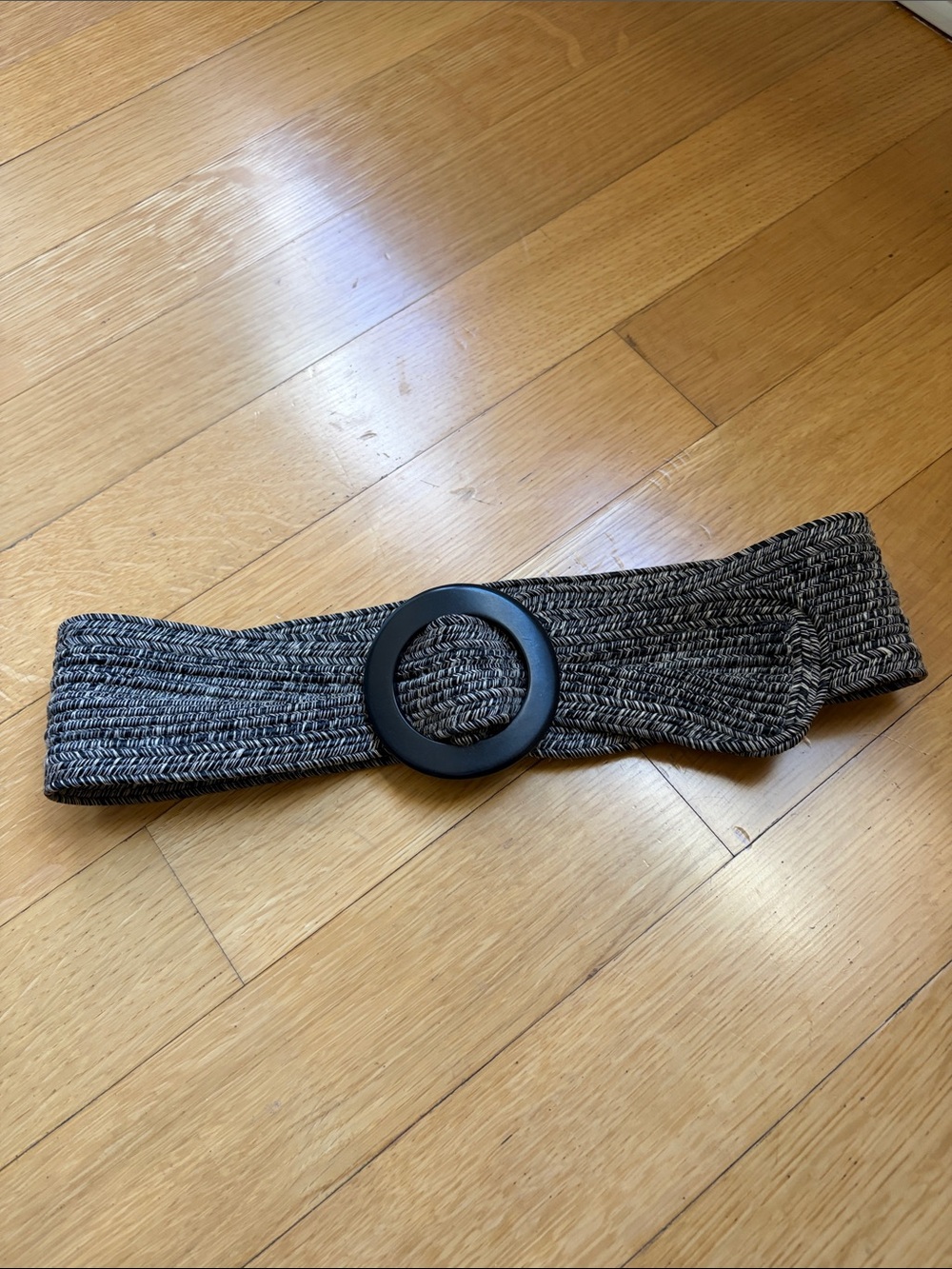 Collezione Woven Black & Tan Belt with Round Black Buckle LOOKS NEW!